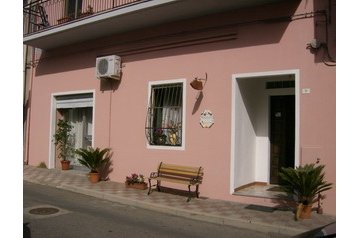 Italia Privát Cardedu, Esterno